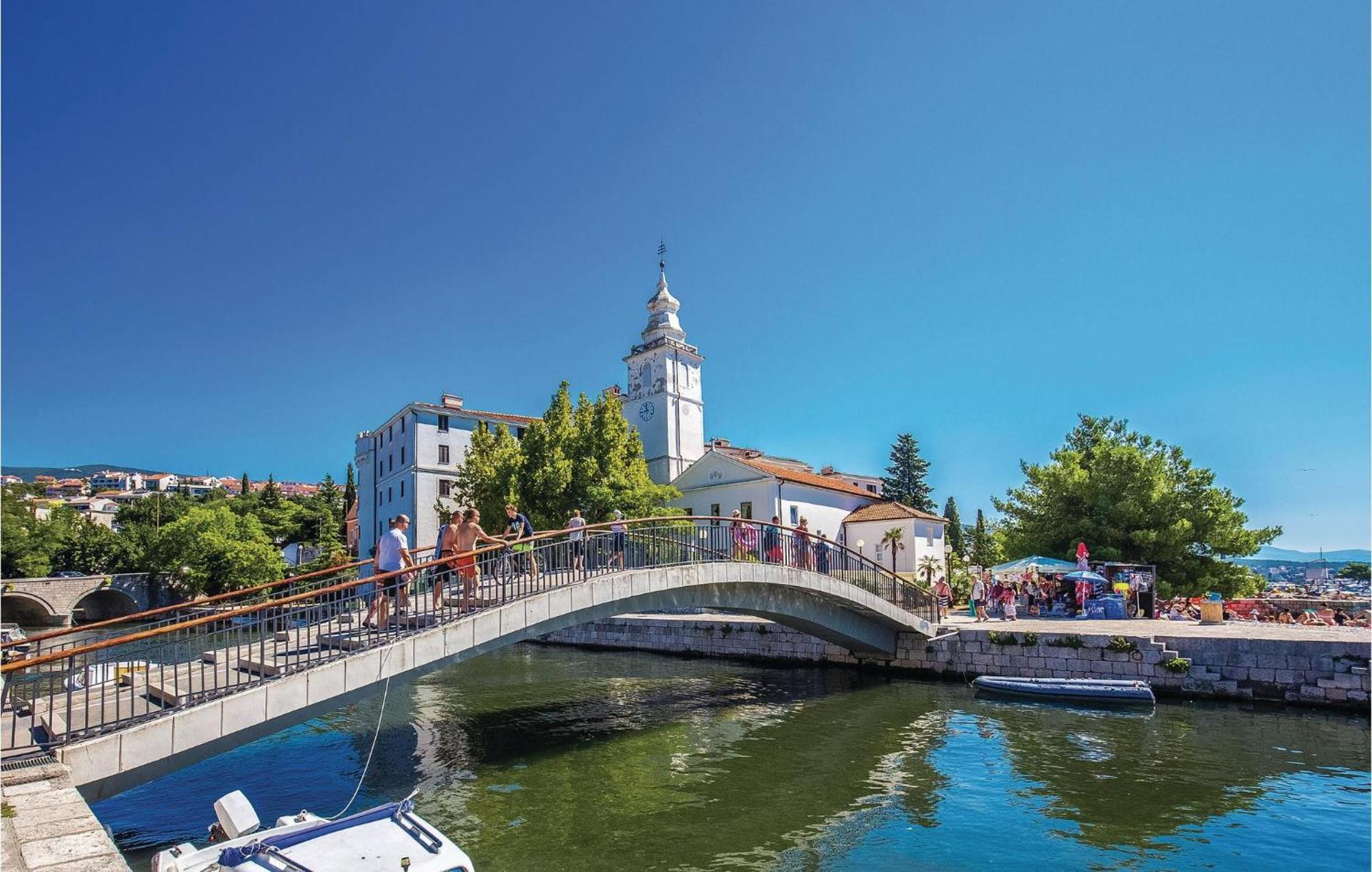 2 Bedroom Lovely Apartment In Crikvenica Zewnętrze zdjęcie