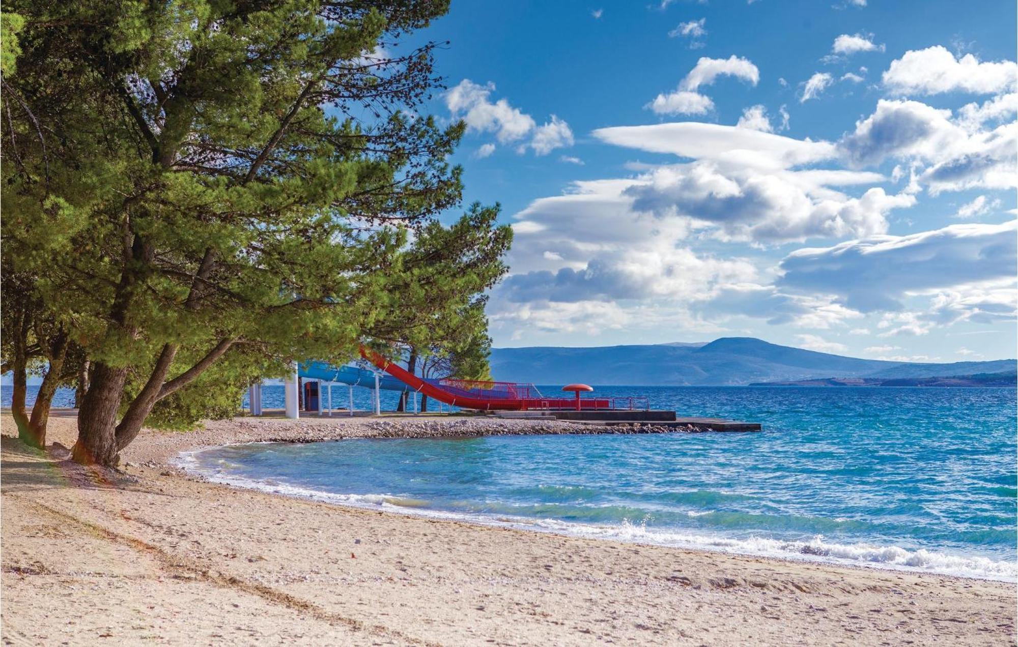 2 Bedroom Lovely Apartment In Crikvenica Zewnętrze zdjęcie