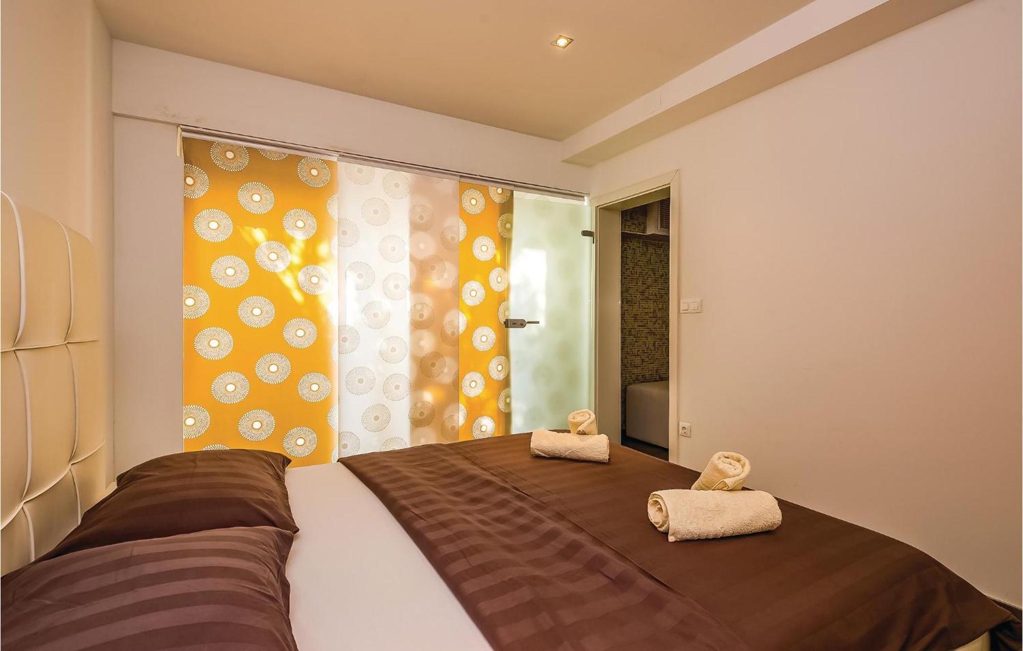 2 Bedroom Lovely Apartment In Crikvenica Zewnętrze zdjęcie