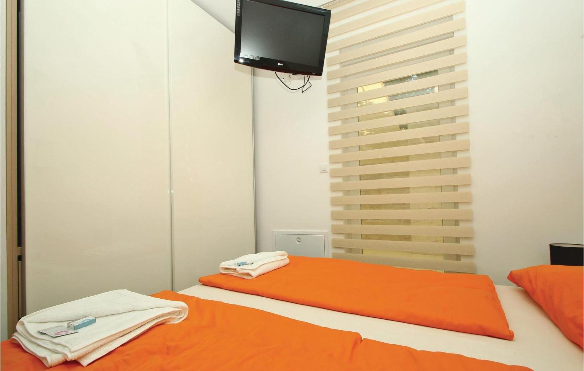 2 Bedroom Lovely Apartment In Crikvenica Zewnętrze zdjęcie