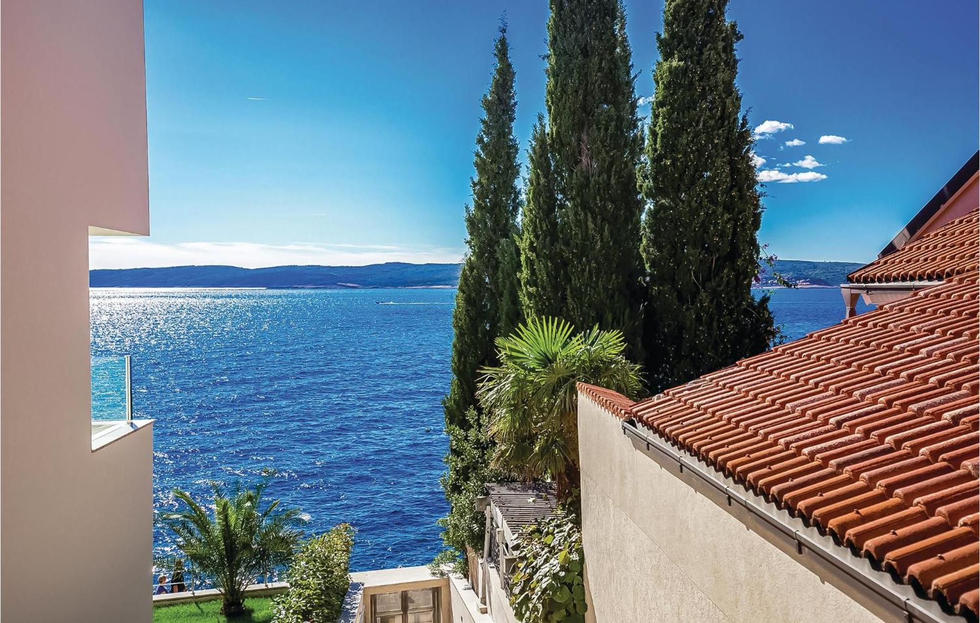 2 Bedroom Lovely Apartment In Crikvenica Zewnętrze zdjęcie