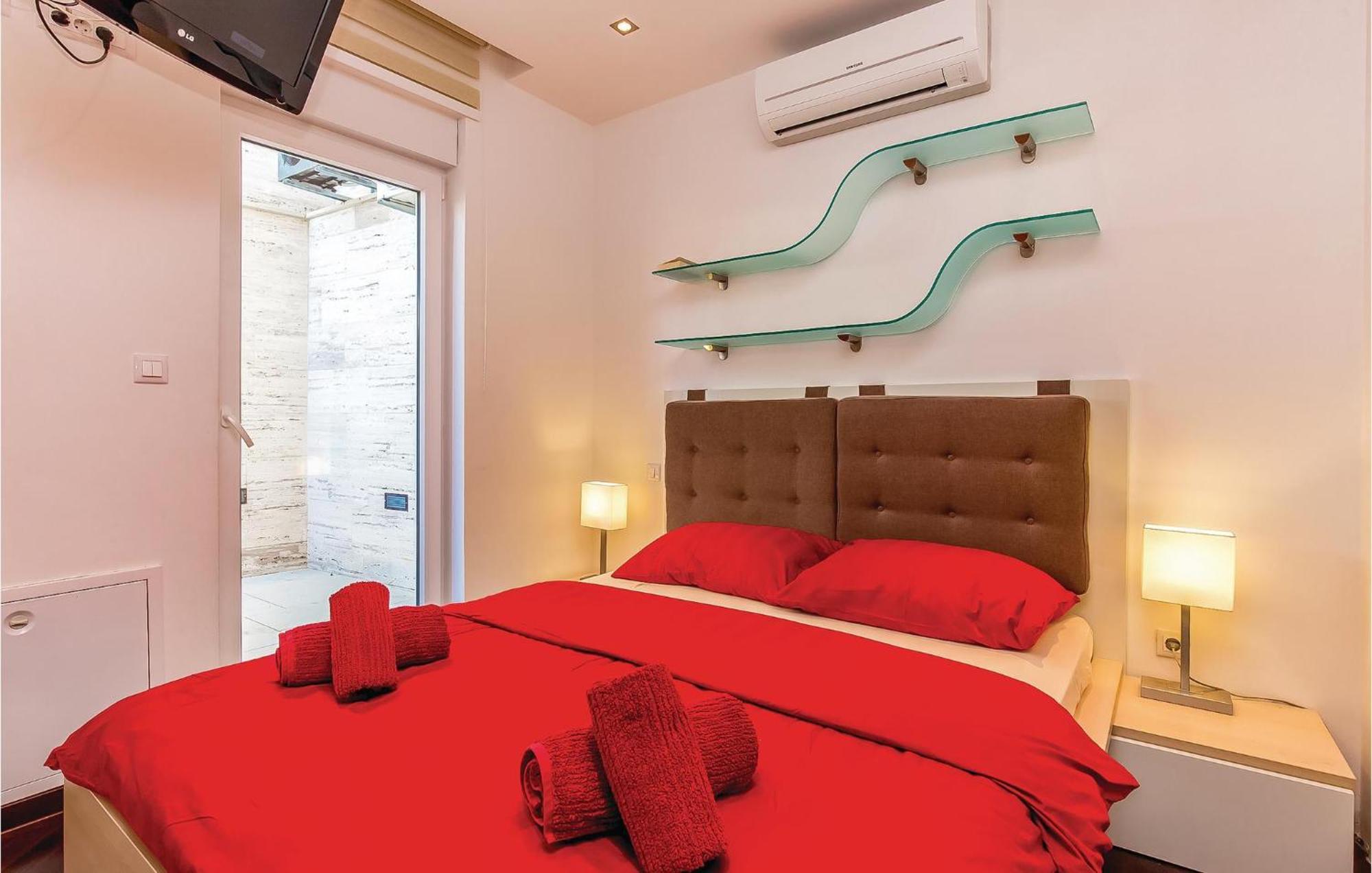 2 Bedroom Lovely Apartment In Crikvenica Zewnętrze zdjęcie