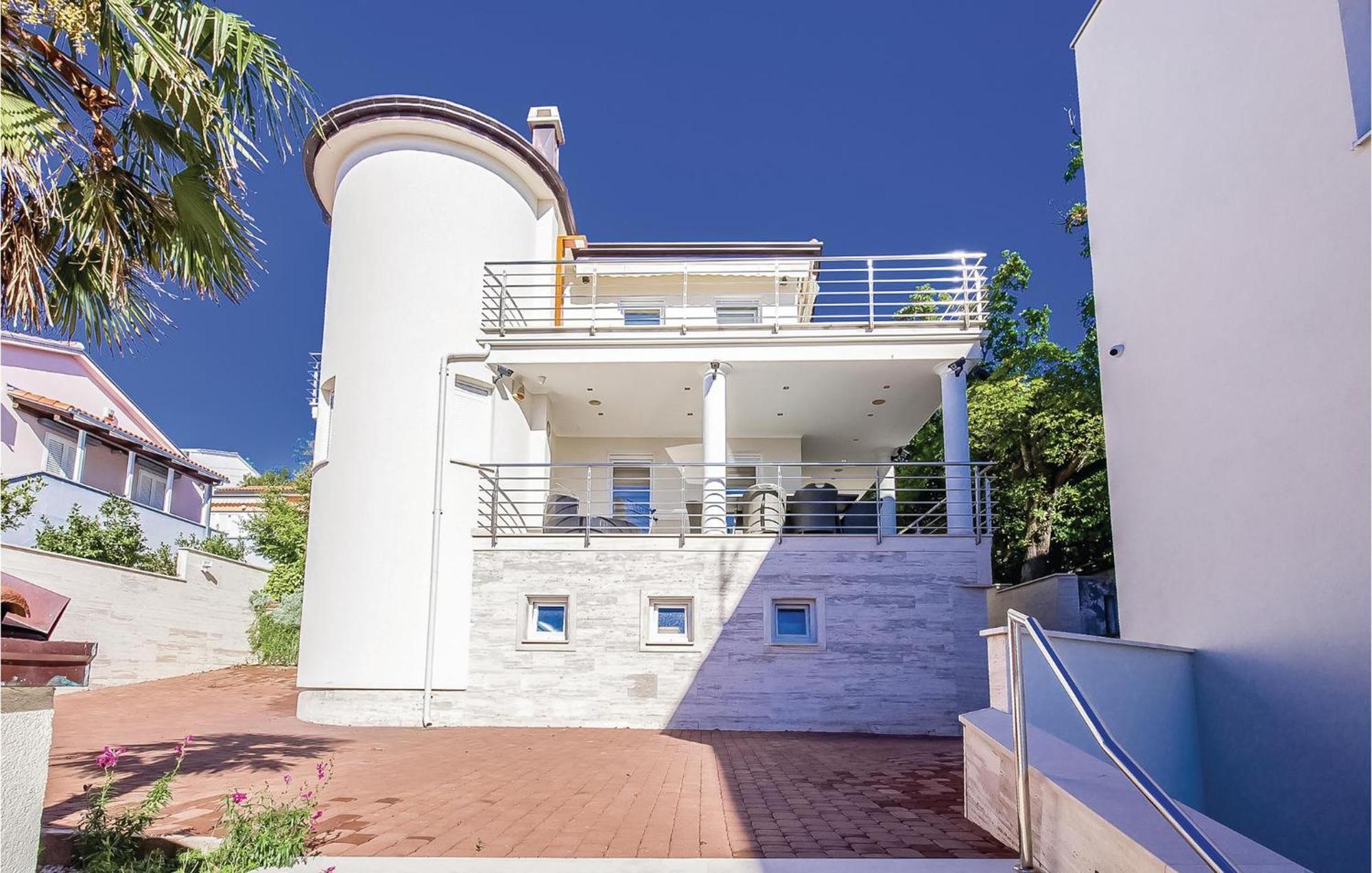 2 Bedroom Lovely Apartment In Crikvenica Zewnętrze zdjęcie