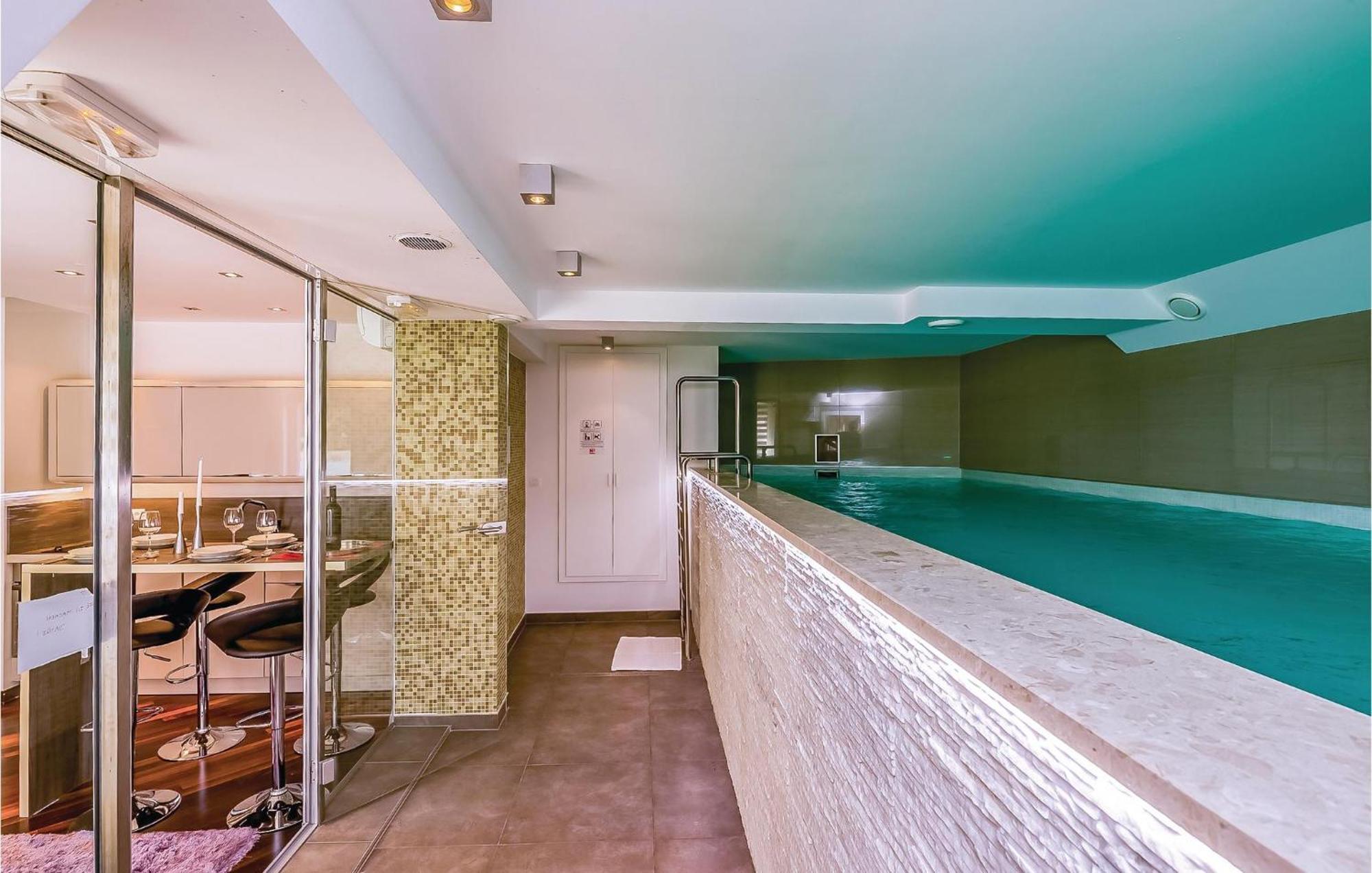 2 Bedroom Lovely Apartment In Crikvenica Zewnętrze zdjęcie